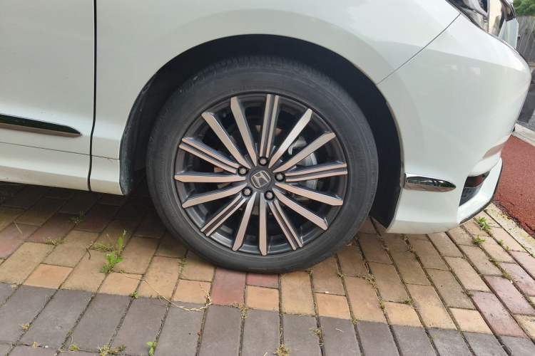Used Honda Elysion 2022 2.0L eHEV Luxury Edition Right Front Wheel Hub