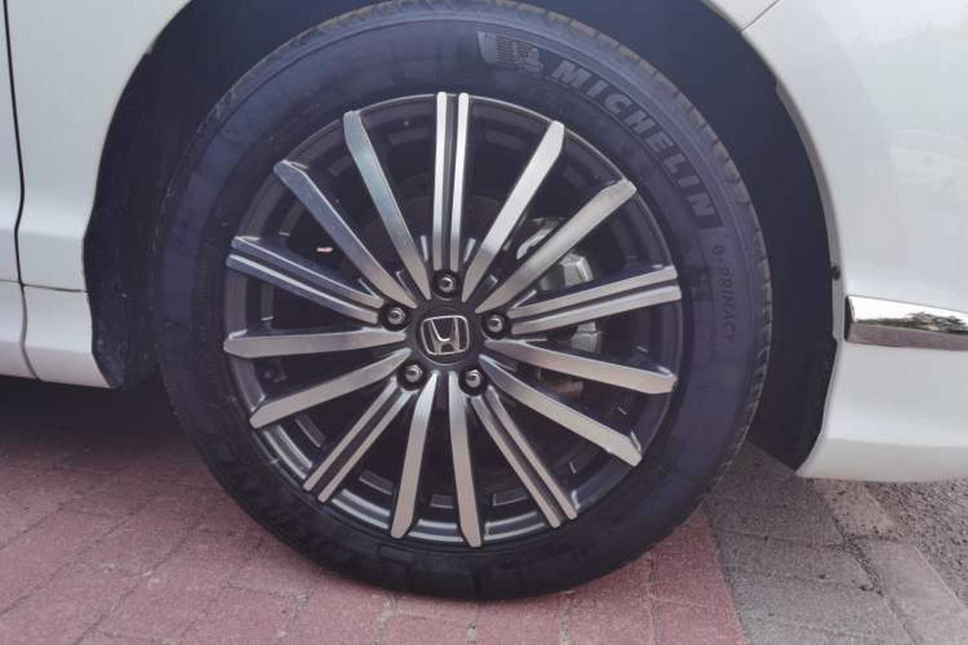 Used Honda Elysion 2022 2.0L eHEV Luxury First Edition Right Front Wheel Hub