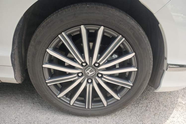 Used Honda Elysion 2022 2.0L eHEV Luxury First Edition Right Front Wheel Hub