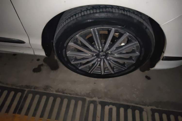 Used Honda Elysion 2022 2.0L eHEV Luxury Edition Right Front Wheel Hub