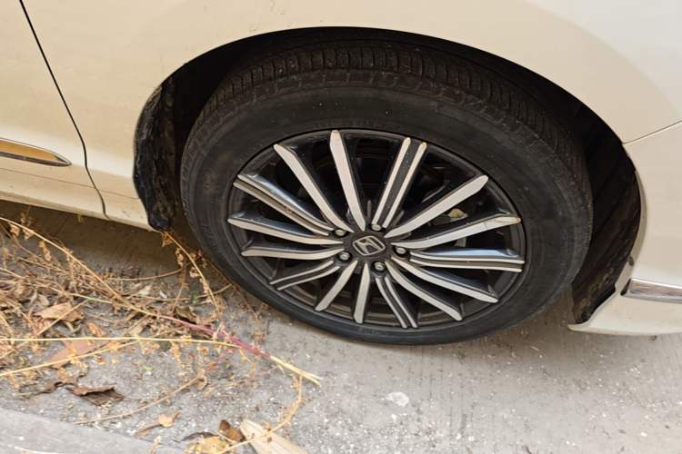 Used Honda Elysion 2022 2.0L eHEV Luxury Edition Right Front Wheel Hub