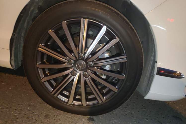 Used Honda Elysion 2022 2.0L eHEV Luxury Edition Right Front Wheel Hub