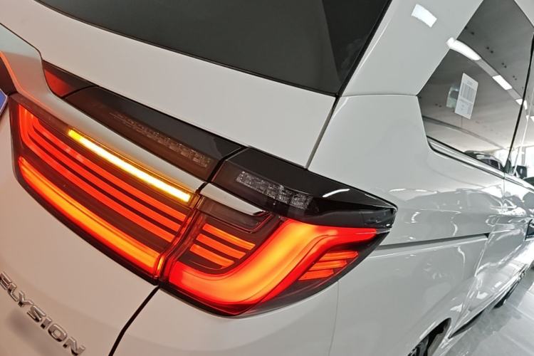 Used Honda Elysion 2022 2.0L eHEV Luxury Edition Right Rear Taillight