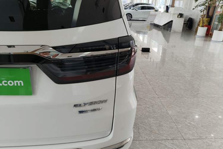 Used Honda Elysion 2022 2.0L eHEV Prestige Edition Right Rear Taillight
