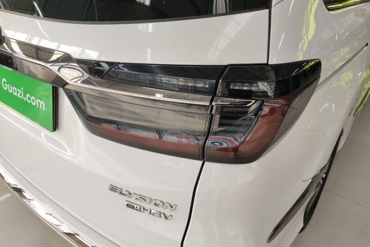 Used Honda Elysion 2022 2.0L eHEV Luxury First Edition Right Rear Taillight
