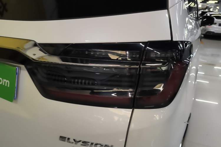 Used Honda Elysion 2022 2.0L eHEV Luxury Edition Right Rear Taillight