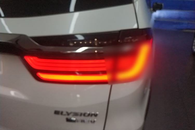 Used Honda Elysion 2022 2.0L eHEV Luxury Edition Right Rear Taillight