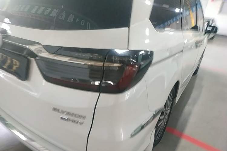 Used Honda Elysion 2022 2.0L eHEV Luxury First Edition Right Rear Taillight