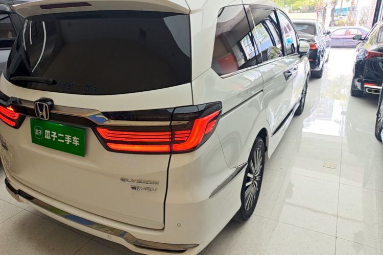 Used Honda Elysion 2022 2.0L eHEV Prestige Edition Right Rear Taillight