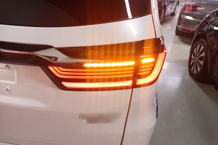 Used Honda Elysion 2022 2.0L eHEV Prestige Edition Right Rear Taillight