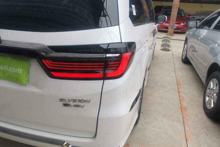 Used Honda Elysion 2022 2.0L eHEV Luxury Edition Right Rear Taillight