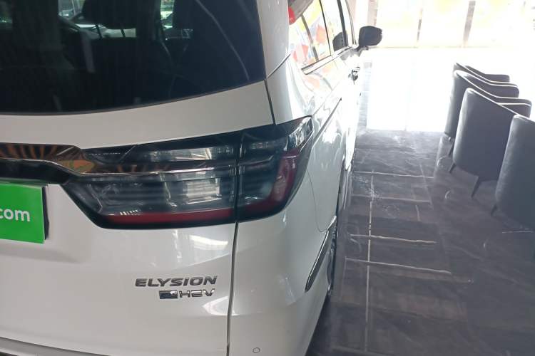 Used Honda Elysion 2022 2.0L eHEV Prestige Edition Right Rear Taillight