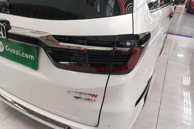 Used Honda Elysion 2022 2.0L eHEV Luxury Edition Right Rear Taillight