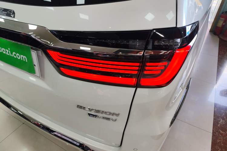 Used Honda Elysion 2022 2.0L eHEV Luxury First Edition Right Rear Taillight