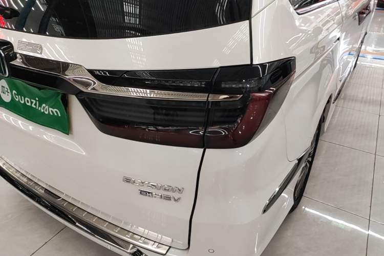 Used Honda Elysion 2022 2.0L eHEV Luxury Edition Right Rear Taillight