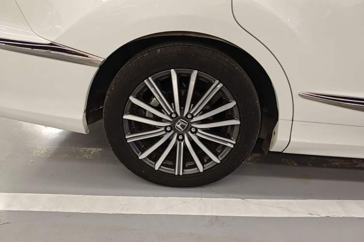 Used Honda Elysion 2022 2.0L eHEV Luxury Edition Right Rear Wheel Hub