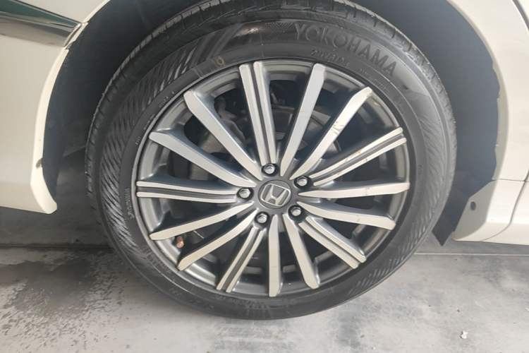 Used Honda Elysion 2022 2.0L eHEV Luxury Edition Right Rear Wheel Hub
