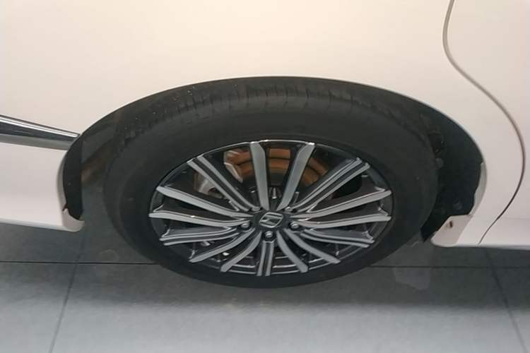 Used Honda Elysion 2022 2.0L eHEV Luxury Edition Right Rear Wheel Hub