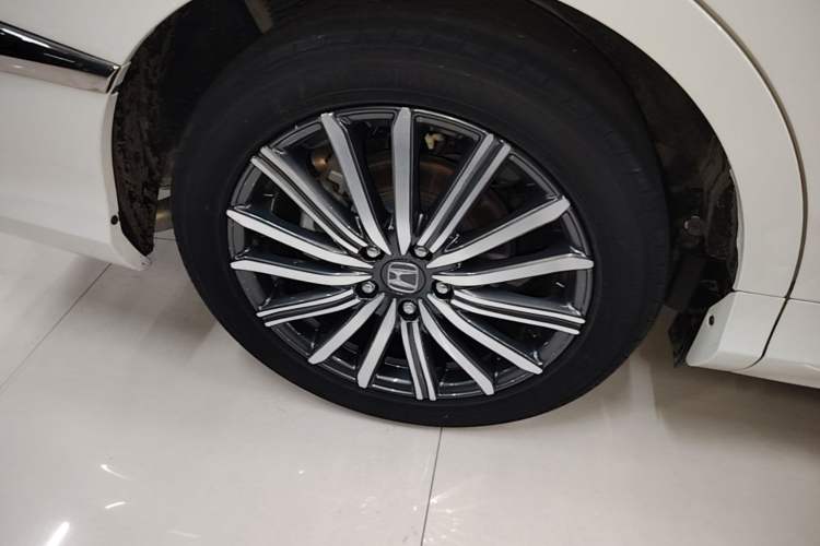Used Honda Elysion 2022 2.0L eHEV Luxury First Edition Right Rear Wheel Hub