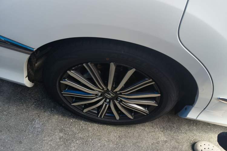 Used Honda Elysion 2022 2.0L eHEV Luxury First Edition Right Rear Wheel Hub