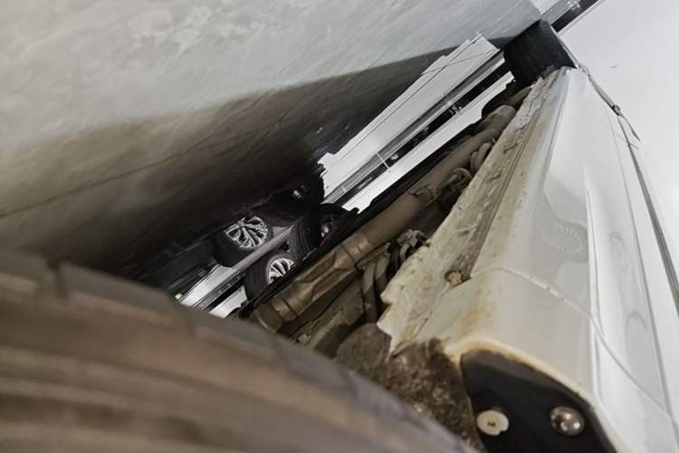 Used Honda Elysion 2022 2.0L eHEV Luxury Edition Right Side Sill