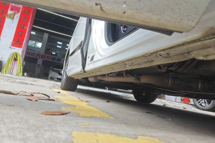 Used Honda Elysion 2022 2.0L eHEV Luxury First Edition Right Side Sill