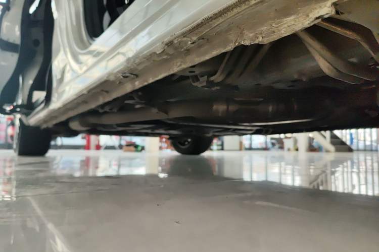 Used Honda Elysion 2022 2.0L eHEV Luxury Edition Right Side Sill