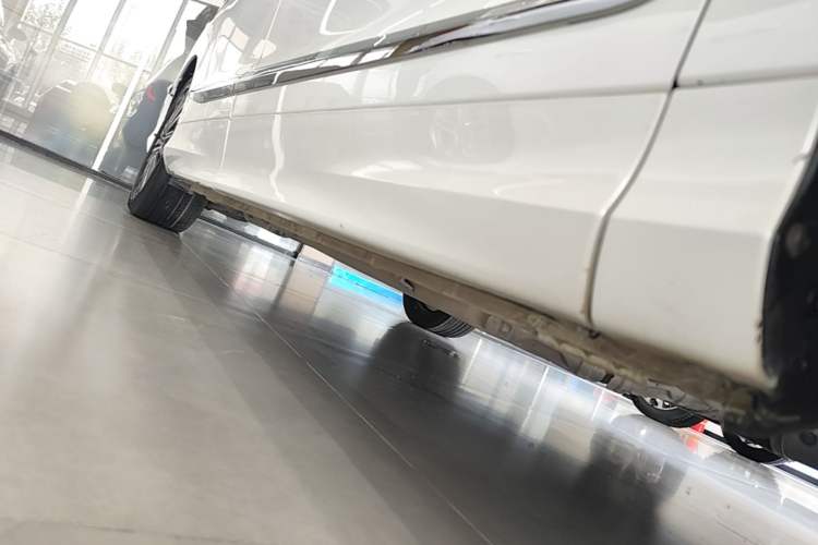 Used Honda Elysion 2022 2.0L eHEV Luxury Edition Right Side Sill