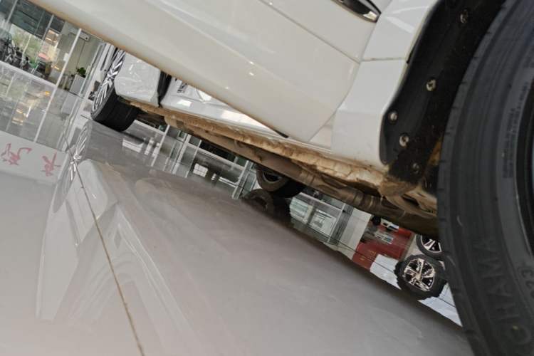 Used Honda Elysion 2022 2.0L eHEV Luxury Edition Right Side Sill