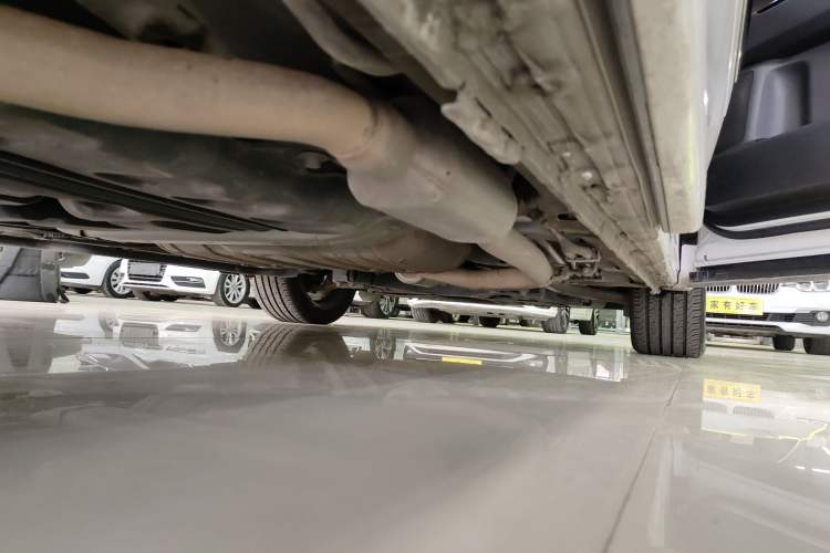 Used Honda Elysion 2022 2.0L eHEV Luxury First Edition Right Side Sill