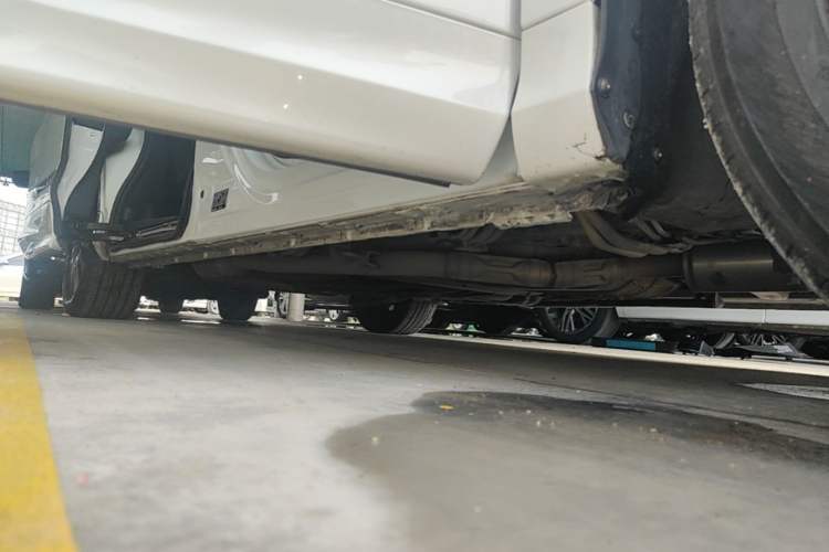 Used Honda Elysion 2022 2.0L eHEV Luxury Edition Right Side Sill