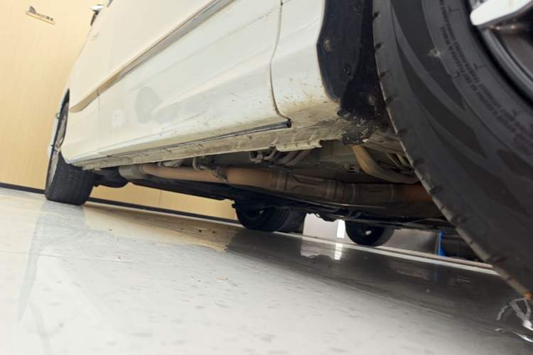 Used Honda Elysion 2022 2.0L eHEV Prestige Edition Right Side Sill