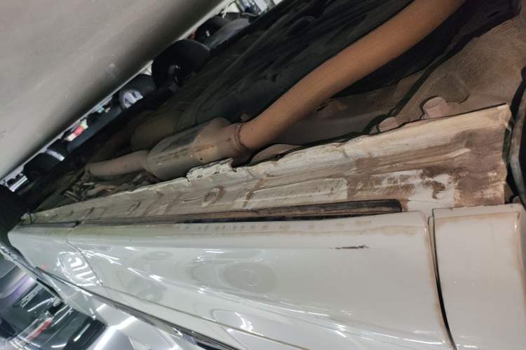 Used Honda Elysion 2022 2.0L eHEV Luxury First Edition Right Side Sill