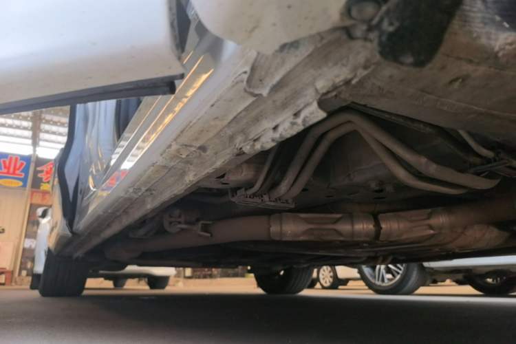 Used Honda Elysion 2022 2.0L eHEV Luxury First Edition Right Side Sill