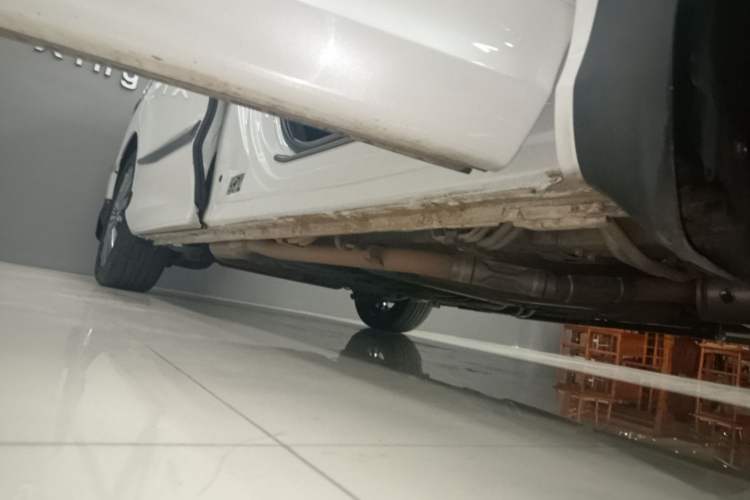 Used Honda Elysion 2022 2.0L eHEV Comfort Version Right Side Sill