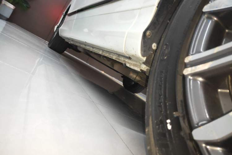Used Honda Elysion 2022 2.0L eHEV Luxury Edition Right Side Sill