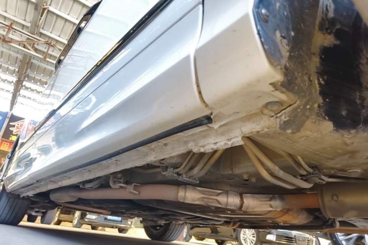 Used Honda Elysion 2022 2.0L eHEV Luxury First Edition Right Side Sill