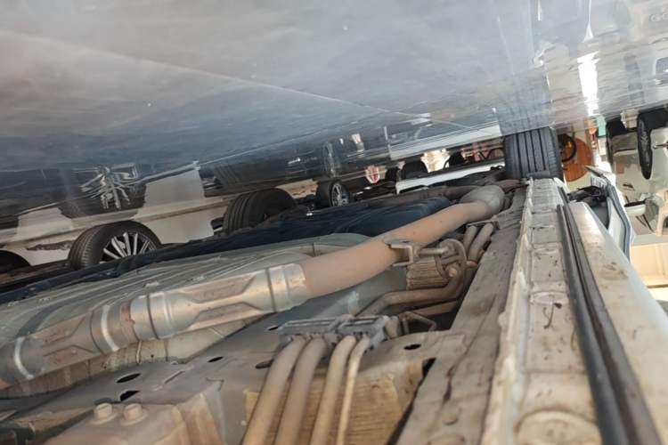 Used Honda Elysion 2022 2.0L eHEV Luxury First Edition Right Side Sill