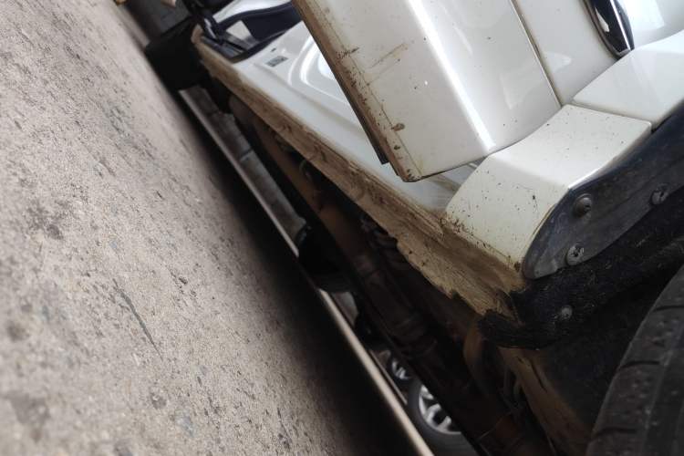 Used Honda Elysion 2022 2.0L eHEV Luxury First Edition Right Side Sill