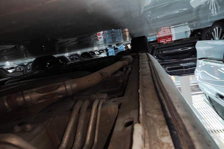 Used Honda Elysion 2022 2.0L eHEV Luxury Edition Right Side Sill