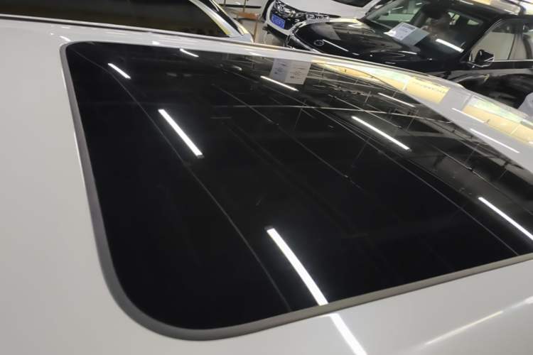 Used Honda Elysion 2022 2.0L eHEV Luxury Edition Roof