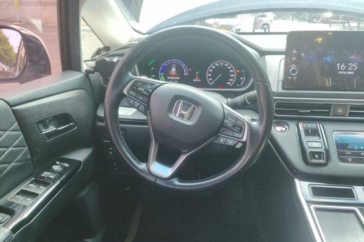 Used Honda Elysion 2022 2.0L eHEV Luxury Edition Steering Wheel