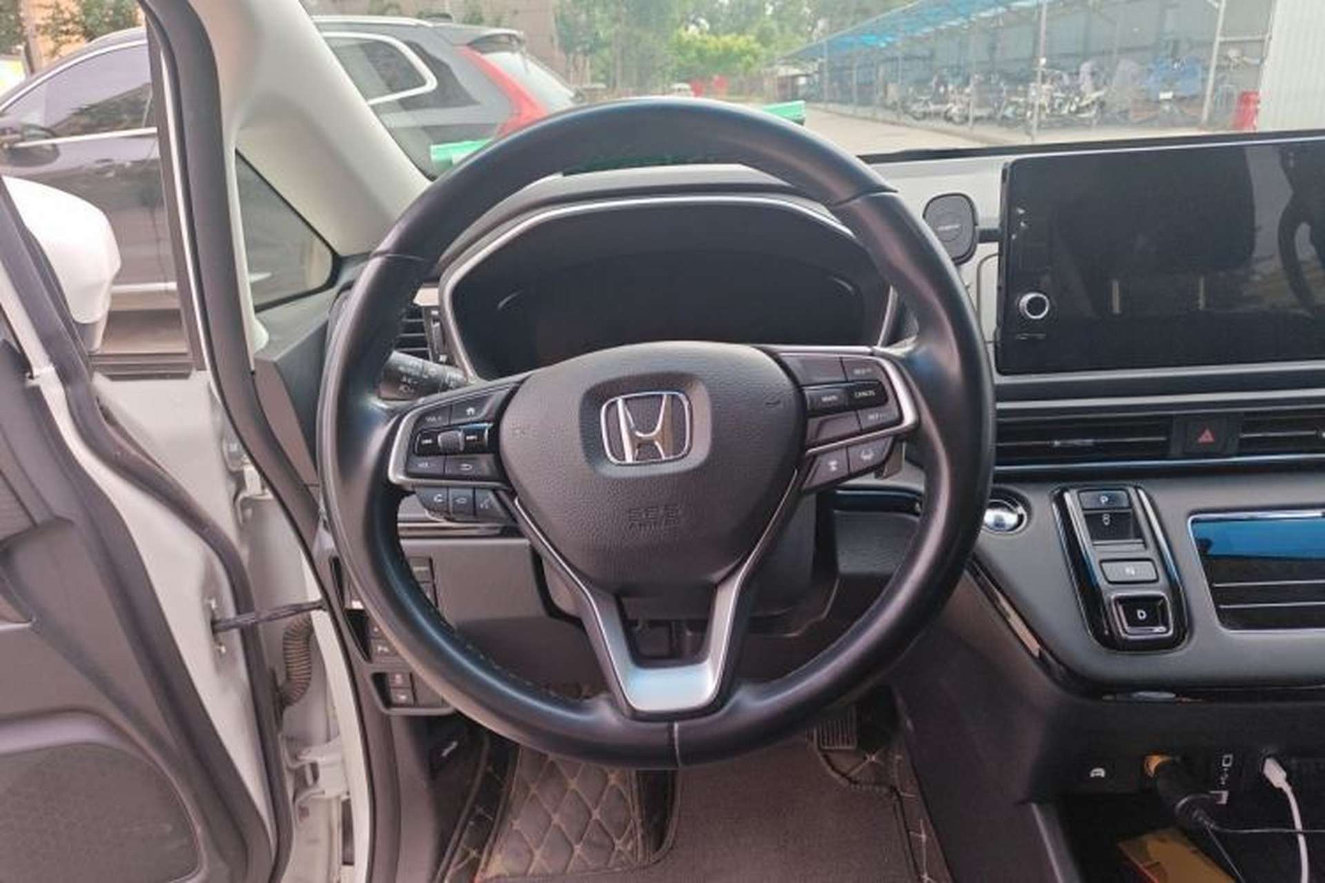 Used Honda Elysion 2022 2.0L eHEV Luxury Edition Steering Wheel