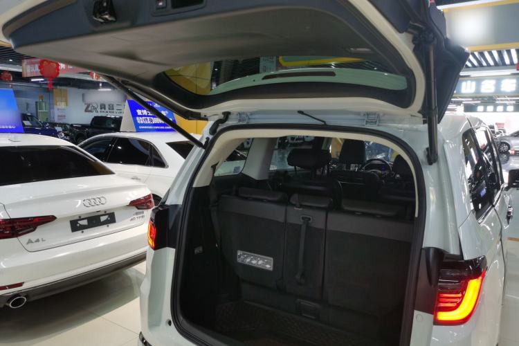Used Honda Elysion 2022 2.0L eHEV Luxury First Edition Trunk