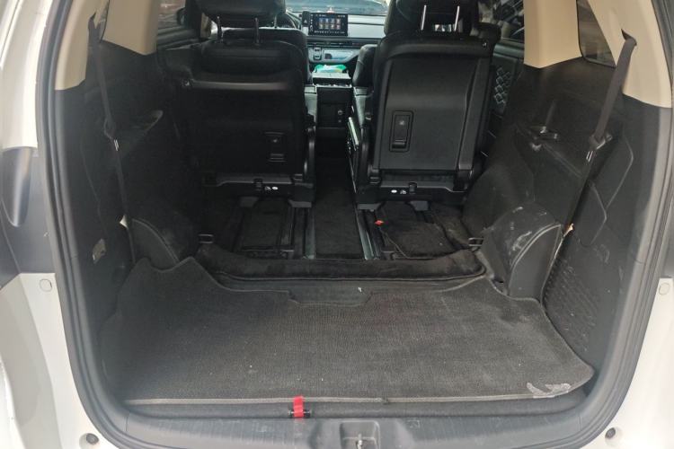 Used Honda Elysion 2022 2.0L eHEV Luxury First Edition Trunk