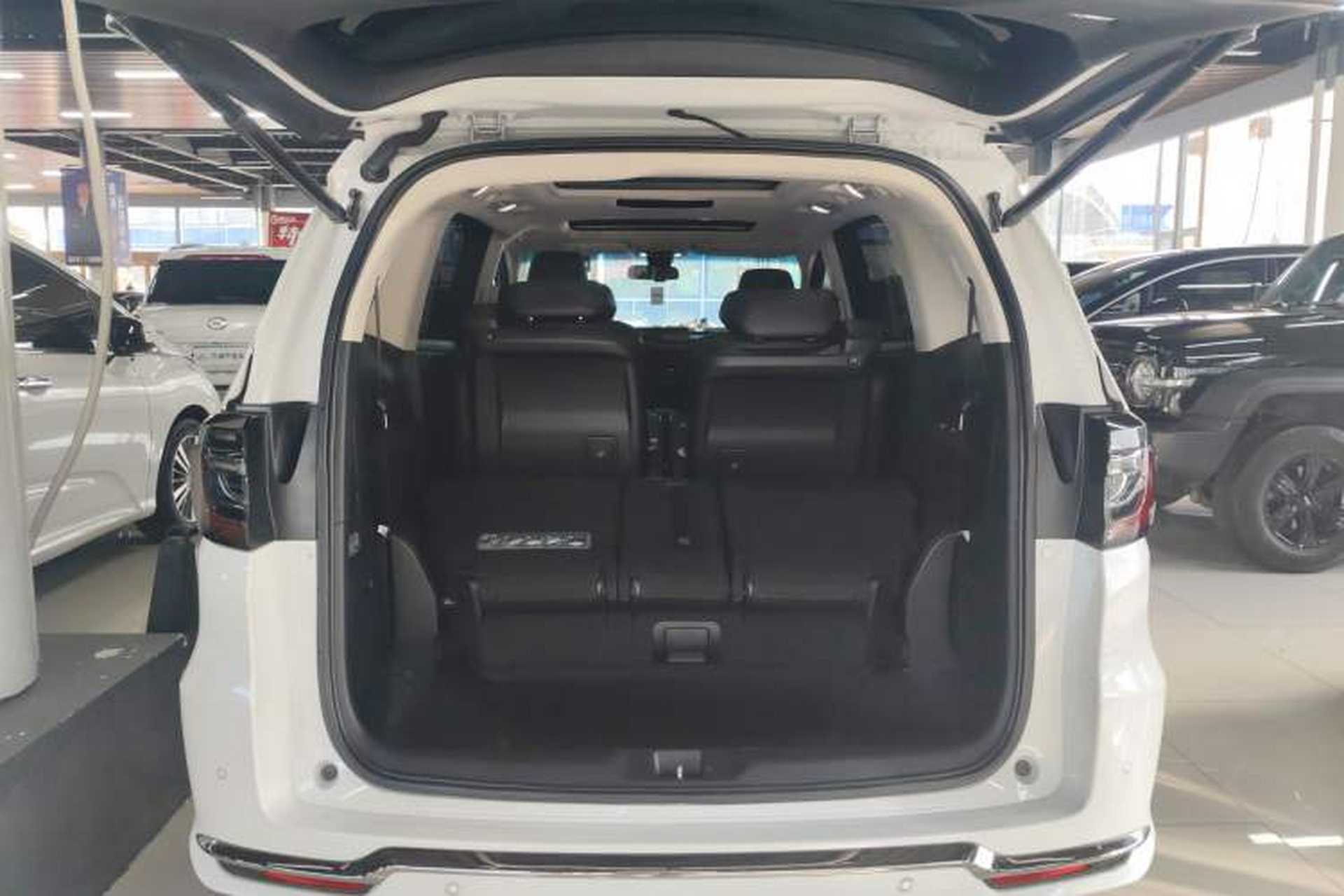 Used Honda Elysion 2022 2.0L eHEV Prestige Edition Trunk