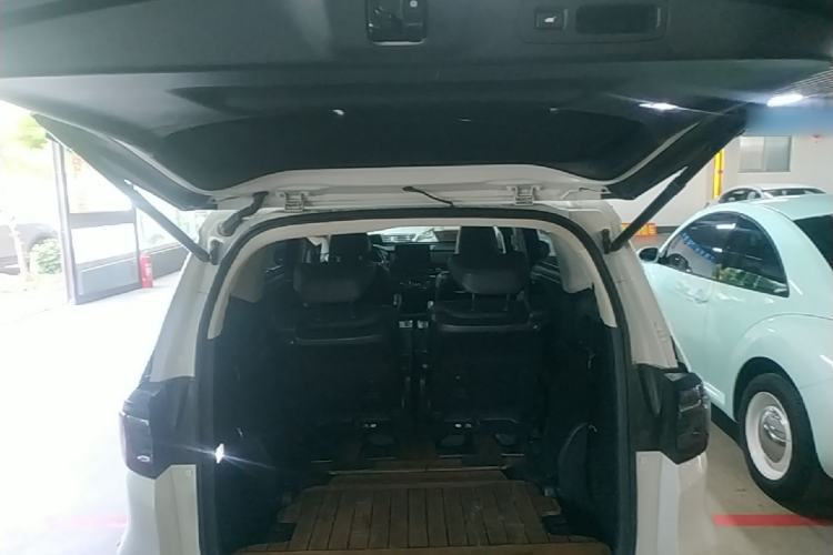 Used Honda Elysion 2022 2.0L eHEV Luxury First Edition Trunk