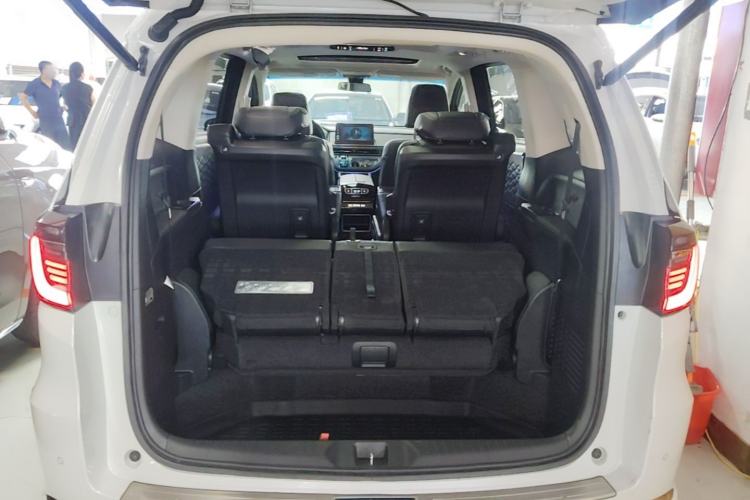 Used Honda Elysion 2022 2.0L eHEV Luxury Edition Trunk