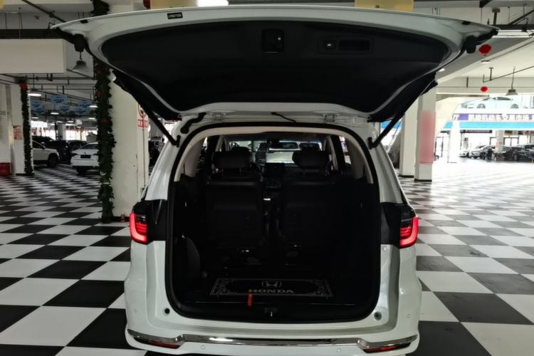Used Honda Elysion 2022 2.0L eHEV Luxury Edition Trunk