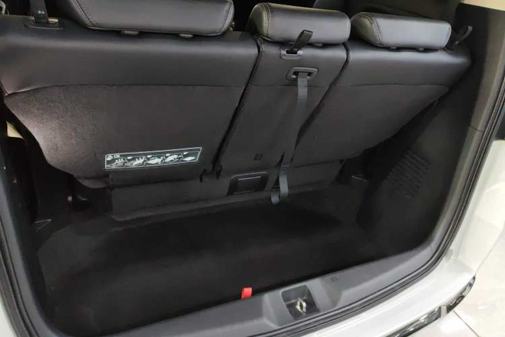 Used Honda Elysion 2022 2.0L eHEV Luxury First Edition Trunk